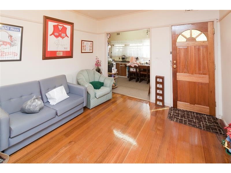 4 Koonalda Grove, Dandenong North VIC 3175