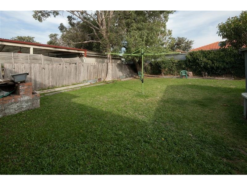 4 Koonalda Grove, Dandenong North VIC 3175