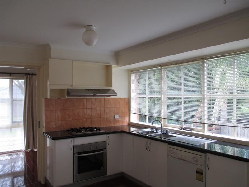 2 Primrose Hill Close, Endeavour Hills VIC 3802