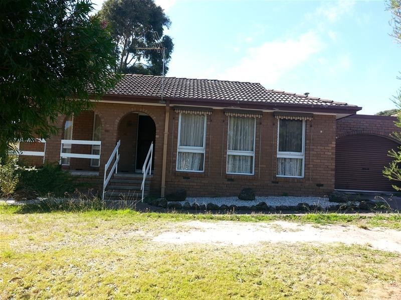 8 Clifton Way, Endeavour Hills VIC 3802