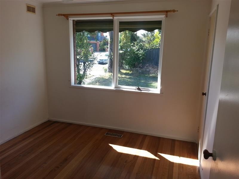 8 Clifton Way, Endeavour Hills VIC 3802