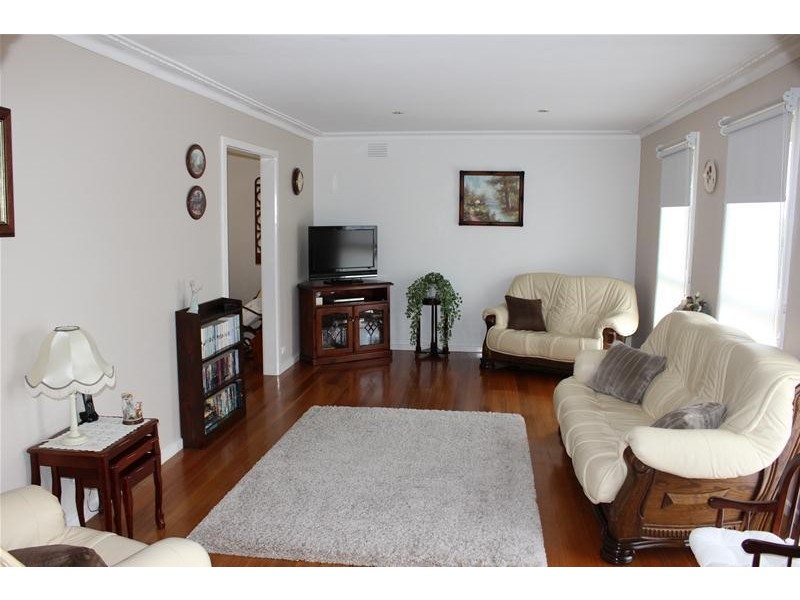 15 Simmonds Place, Endeavour Hills VIC 3802