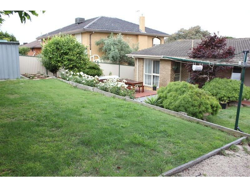 15 Simmonds Place, Endeavour Hills VIC 3802