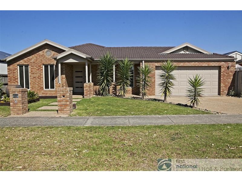 9 Bronson Circuit, Cranbourne North VIC 3977