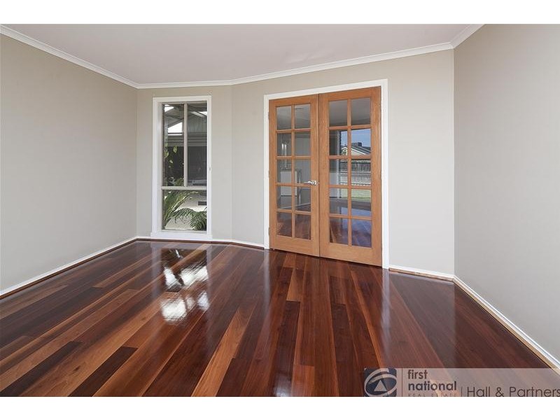 9 Bronson Circuit, Cranbourne North VIC 3977