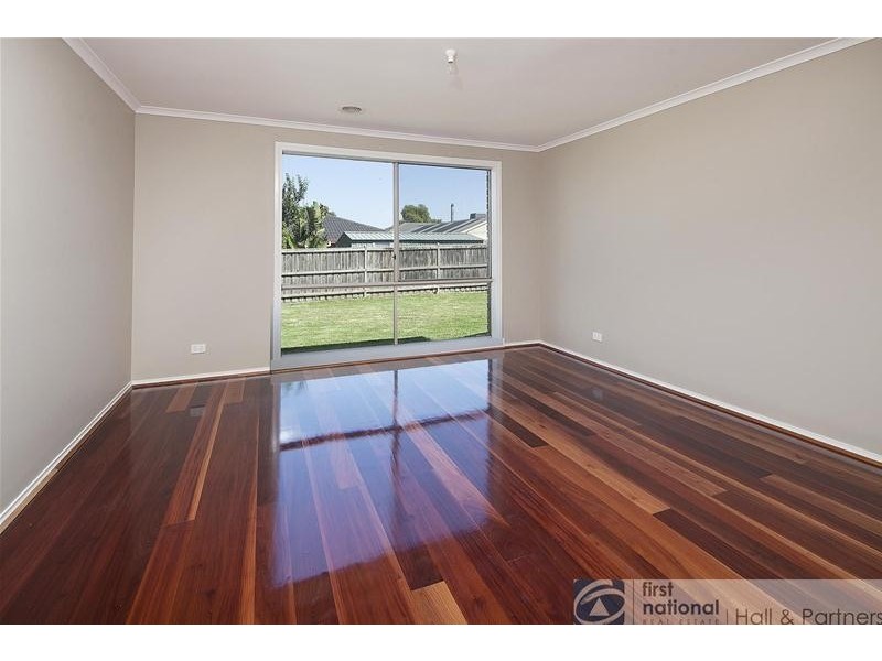 9 Bronson Circuit, Cranbourne North VIC 3977