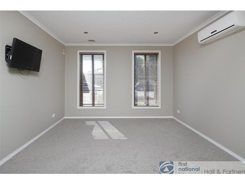 9 Bronson Circuit, Cranbourne North VIC 3977