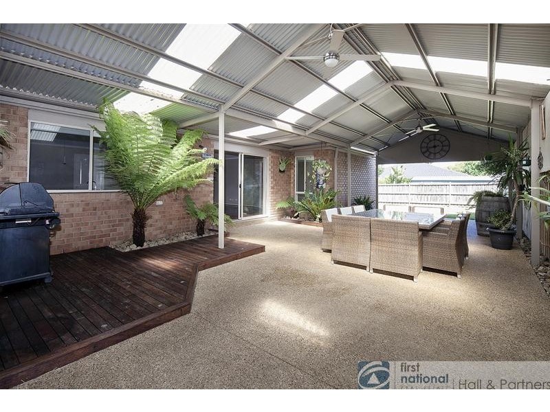 9 Bronson Circuit, Cranbourne North VIC 3977