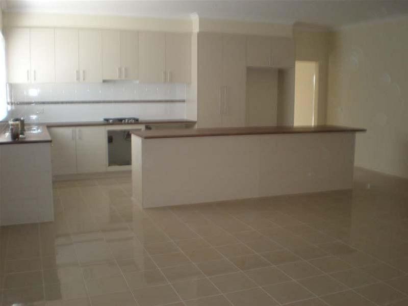 18 Darwin Way, Pakenham VIC 3810