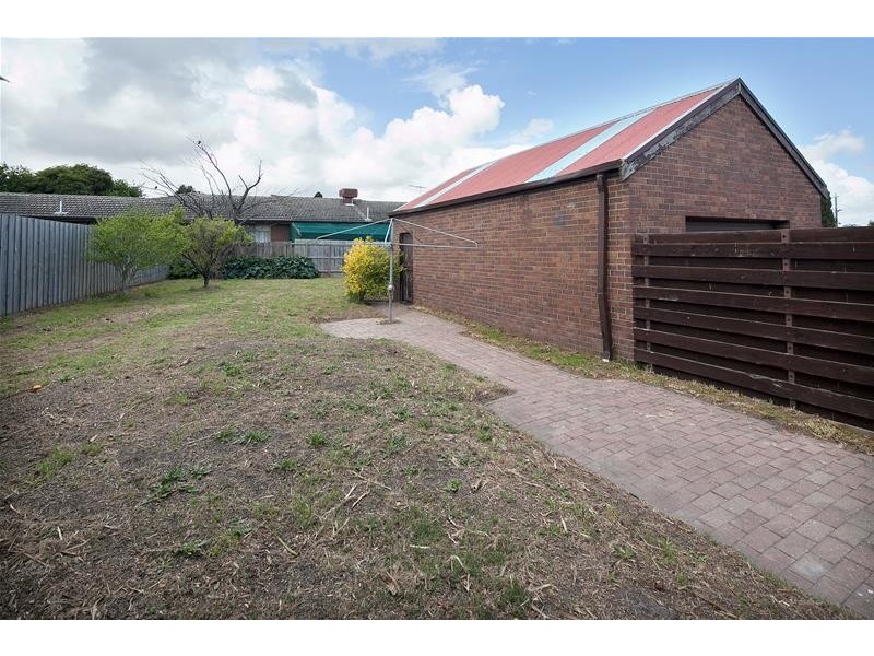 7 Dawn Avenue, Dandenong VIC 3175