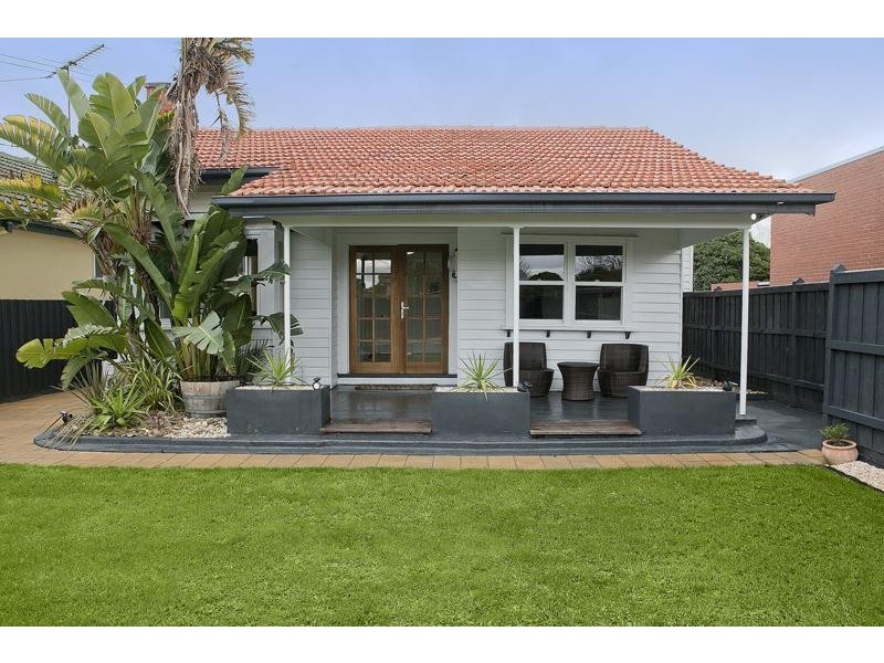 1/17 King George  Parade, Dandenong VIC 3175