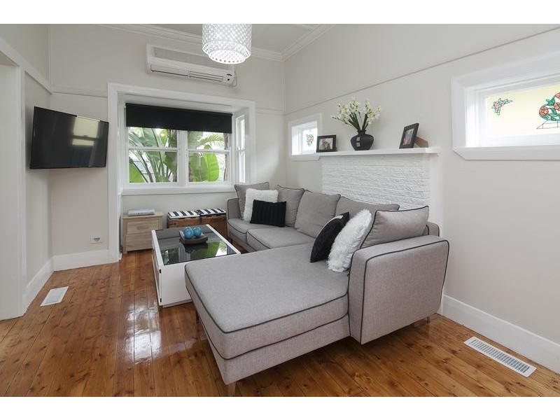 1/17 King George  Parade, Dandenong VIC 3175