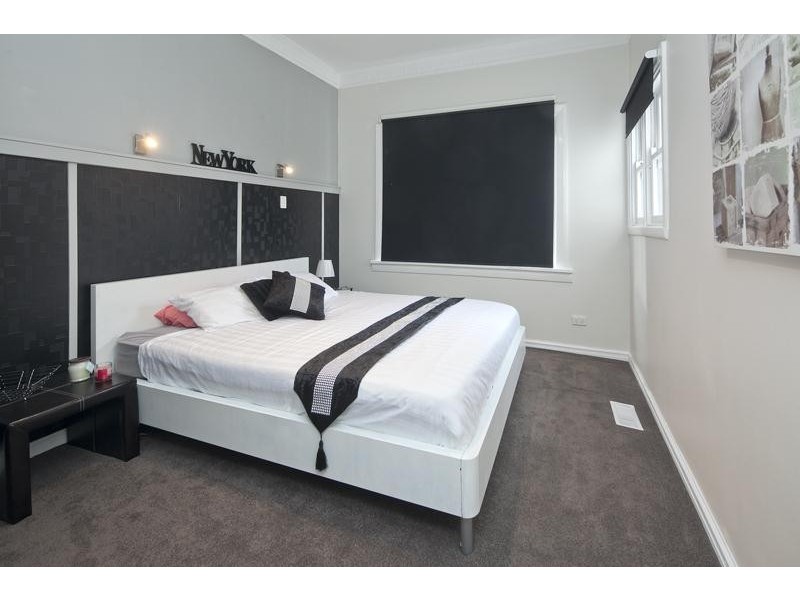 1/17 King George  Parade, Dandenong VIC 3175