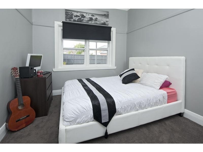 1/17 King George  Parade, Dandenong VIC 3175