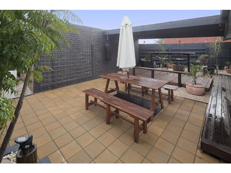 1/17 King George  Parade, Dandenong VIC 3175