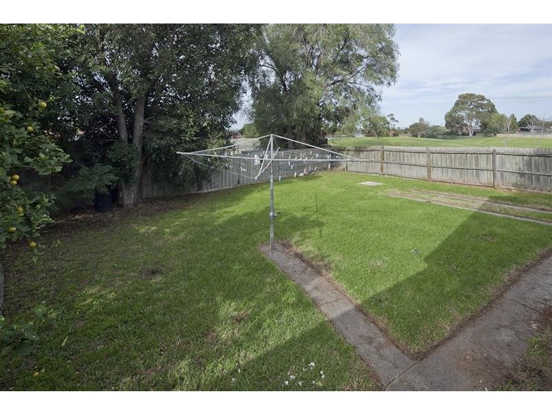 21 Blackmore Street, Dandenong North VIC 3175