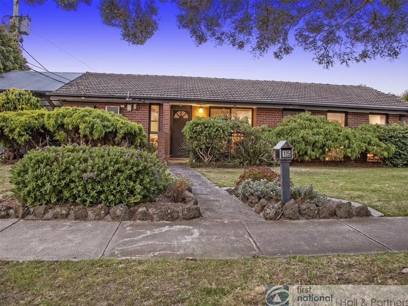 15 Nambour Road, Keysborough VIC 3173