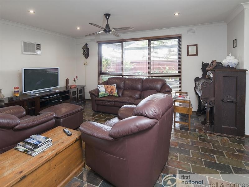 15 Nambour Road, Keysborough VIC 3173