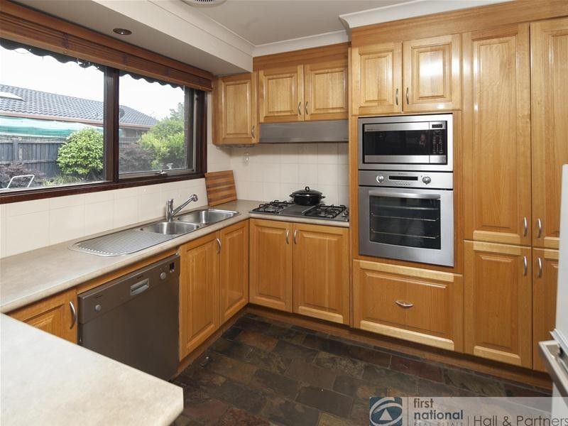 15 Nambour Road, Keysborough VIC 3173