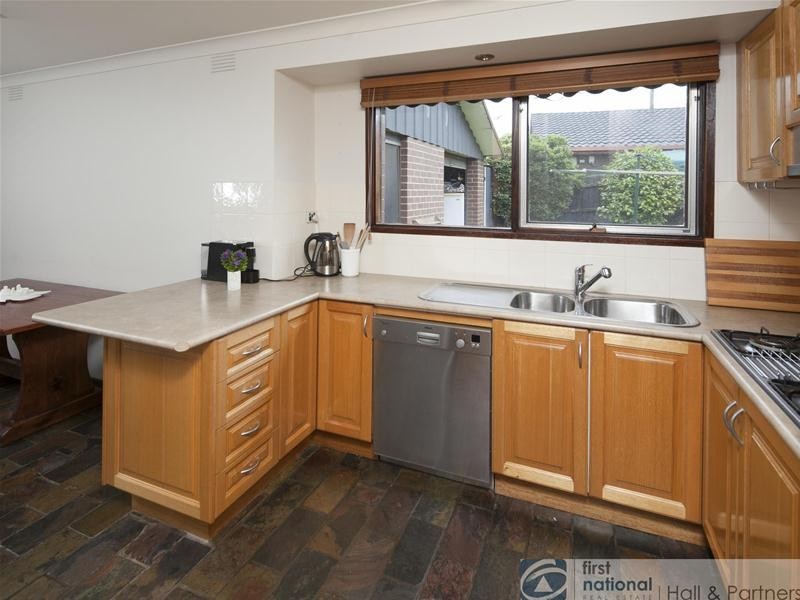 15 Nambour Road, Keysborough VIC 3173