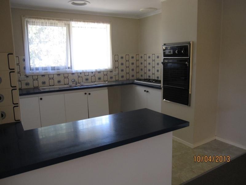 8 Rainsford Drive, Noble Park North VIC 3174