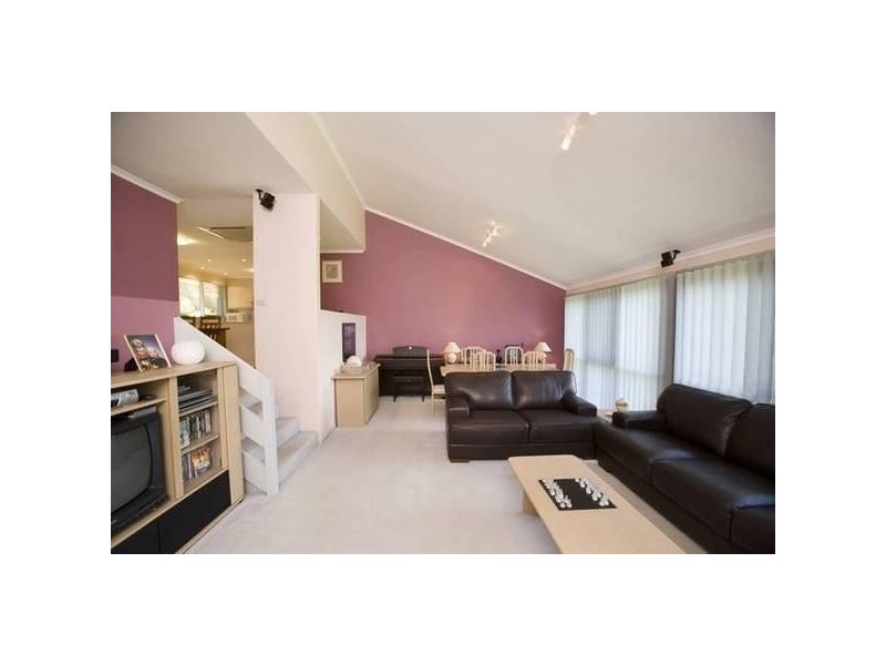 4 McCardle Court, Endeavour Hills VIC 3802