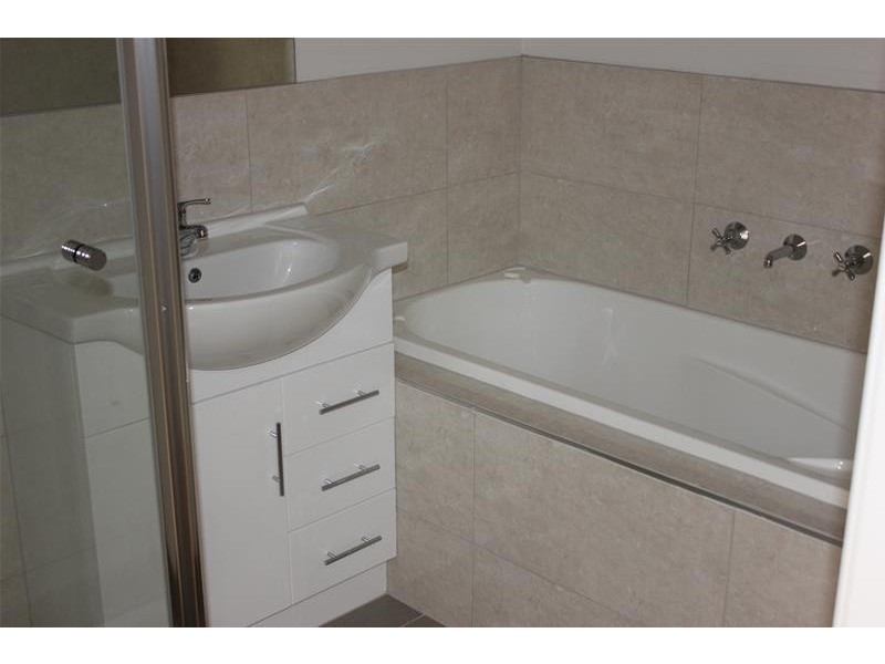 5/7-11 Kanooka Grove, Doveton VIC 3177