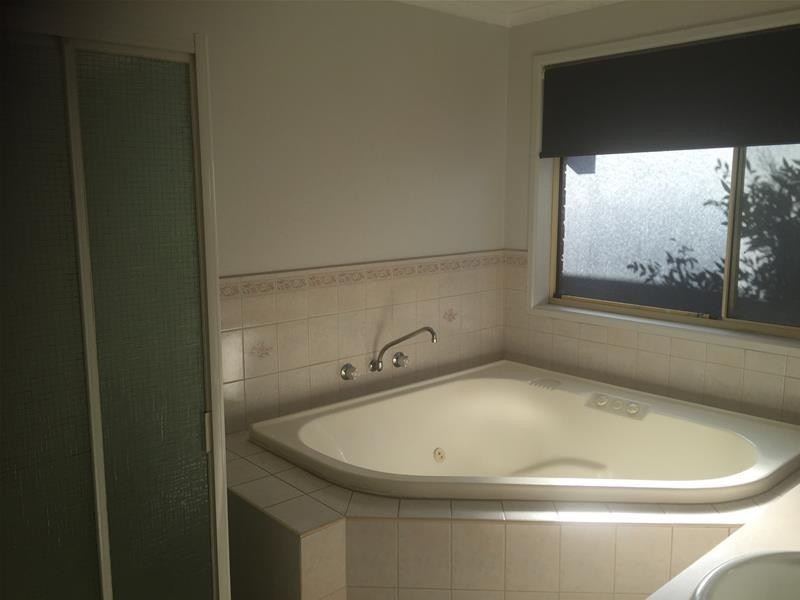 3 Lauren Drive, Hampton Park VIC 3976