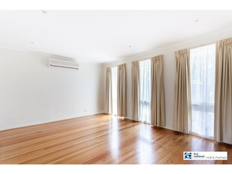 18 Neasham  Drive, Dandenong North VIC 3175