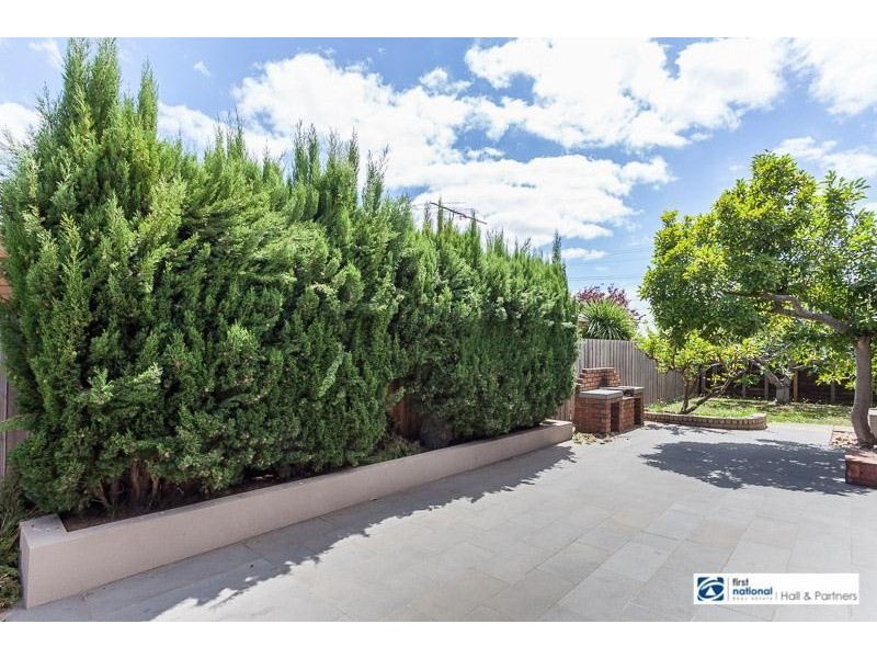 18 Neasham  Drive, Dandenong North VIC 3175