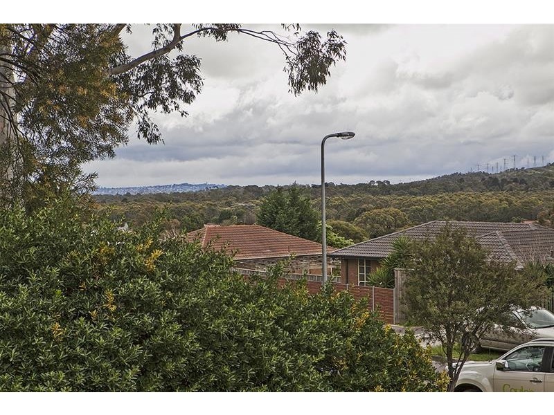 14 Aaran Close, Endeavour Hills VIC 3802