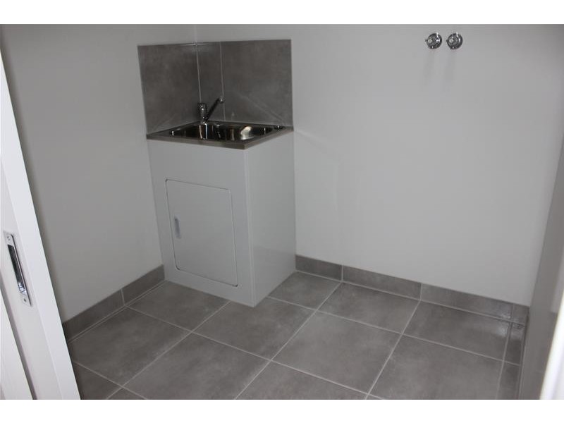 2/11 Keller Court, Hampton Park VIC 3976