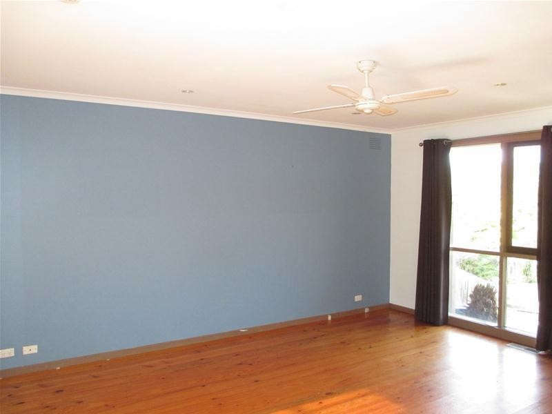 21 William Perry Close, Endeavour Hills VIC 3802