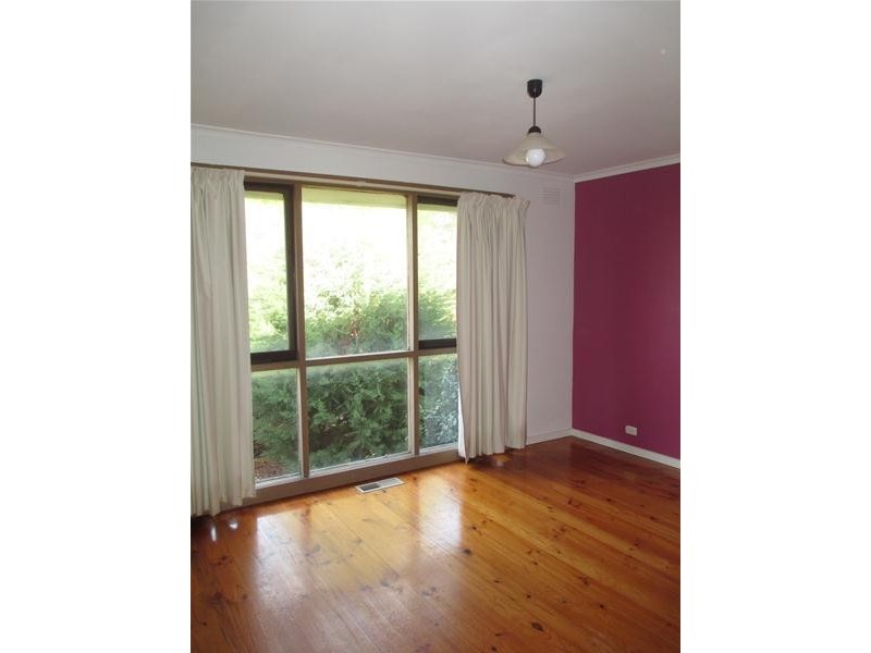 21 William Perry Close, Endeavour Hills VIC 3802