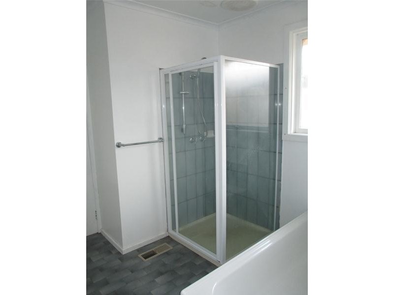 21 William Perry Close, Endeavour Hills VIC 3802