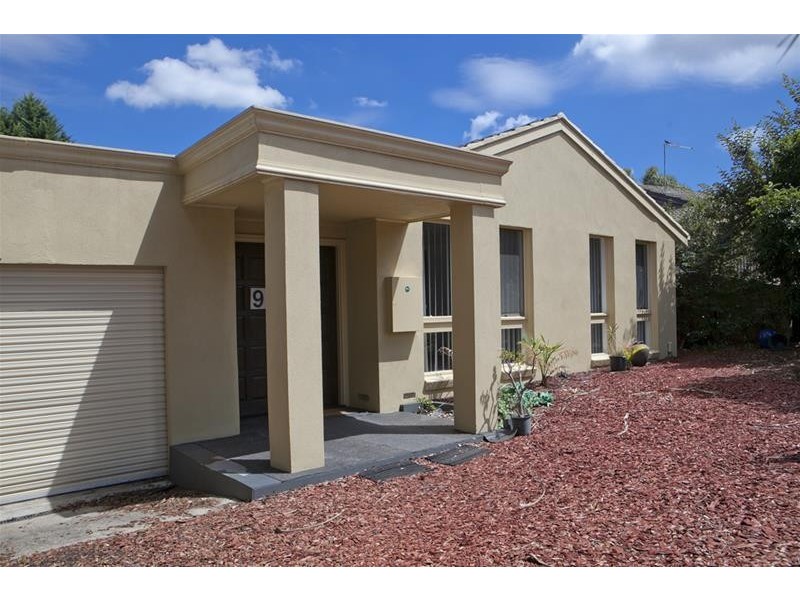 9 Rossiter Avenue, Endeavour Hills VIC 3802