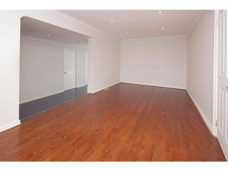 9 Rossiter Avenue, Endeavour Hills VIC 3802