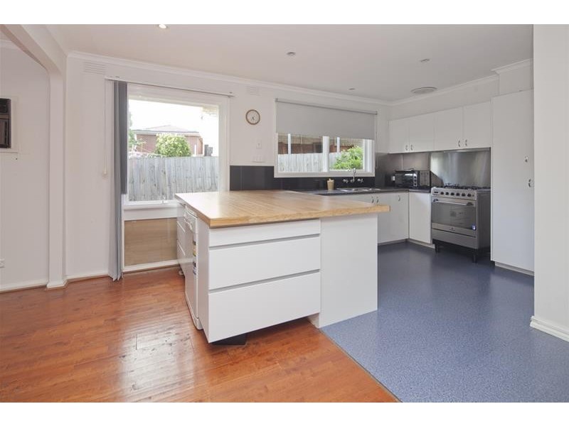 9 Rossiter Avenue, Endeavour Hills VIC 3802