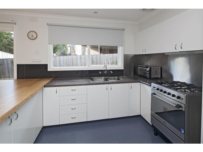 9 Rossiter Avenue, Endeavour Hills VIC 3802