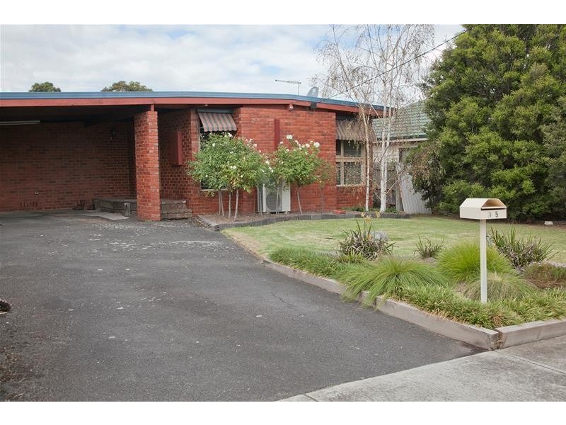 15 McLaughlan Avenue, Eumemmerring VIC 3177