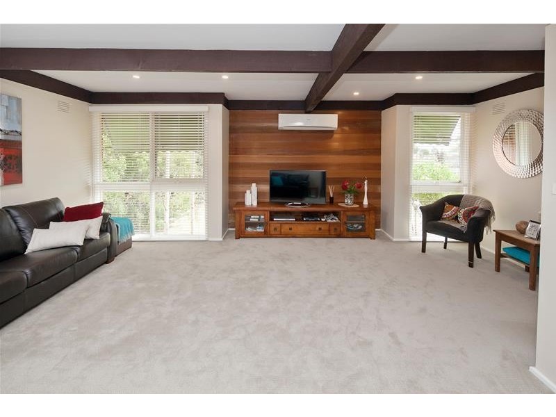 15 McLaughlan Avenue, Eumemmerring VIC 3177