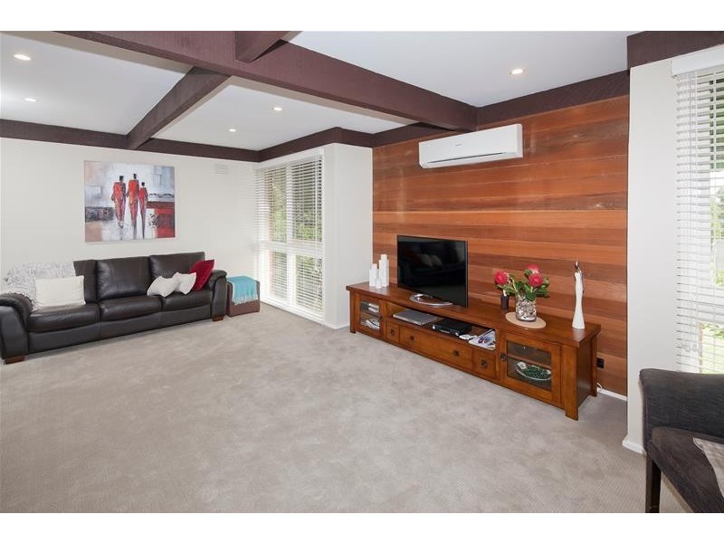 15 McLaughlan Avenue, Eumemmerring VIC 3177