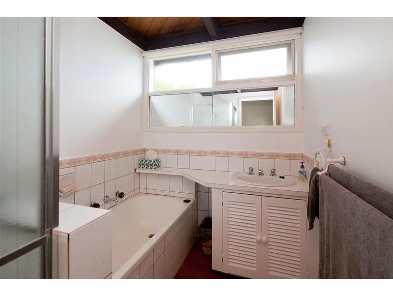 15 McLaughlan Avenue, Eumemmerring VIC 3177