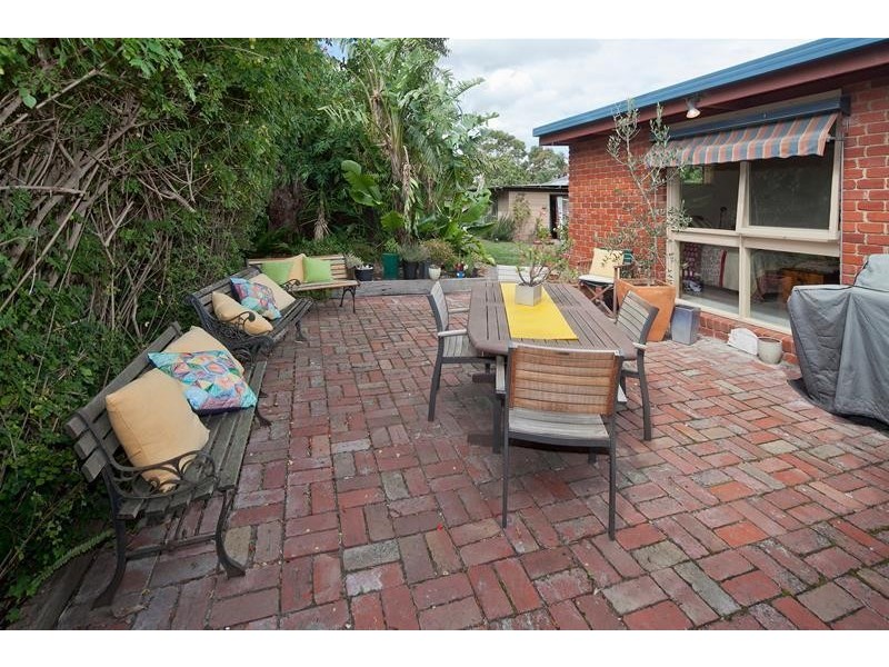 15 McLaughlan Avenue, Eumemmerring VIC 3177