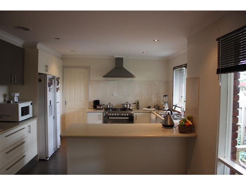 1 St Boswells Avenue, Berwick VIC 3806