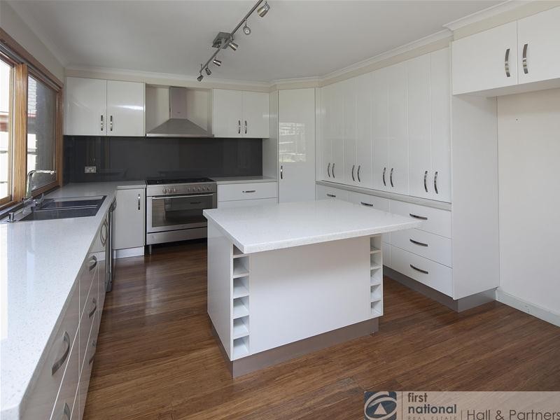 23 Maryrose Crescent, Endeavour Hills VIC 3802