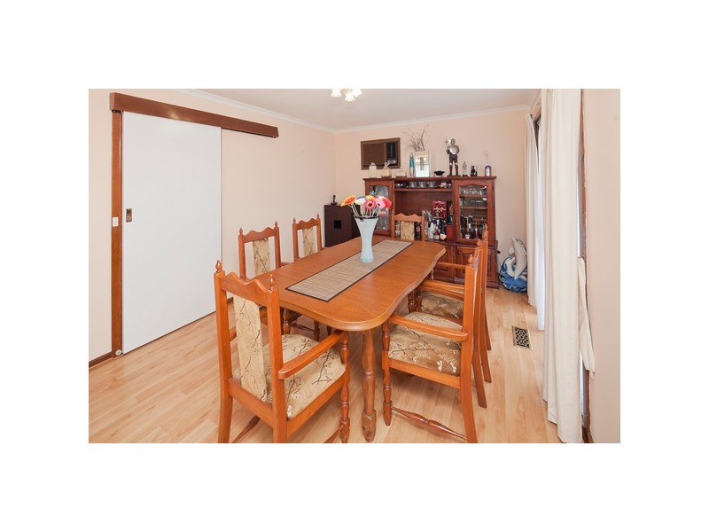 8 Conran Avenue, Endeavour Hills VIC 3802