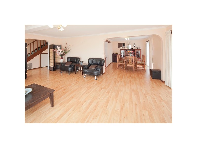 8 Conran Avenue, Endeavour Hills VIC 3802