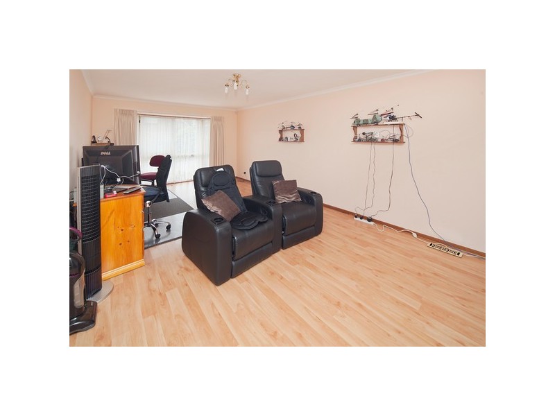 8 Conran Avenue, Endeavour Hills VIC 3802