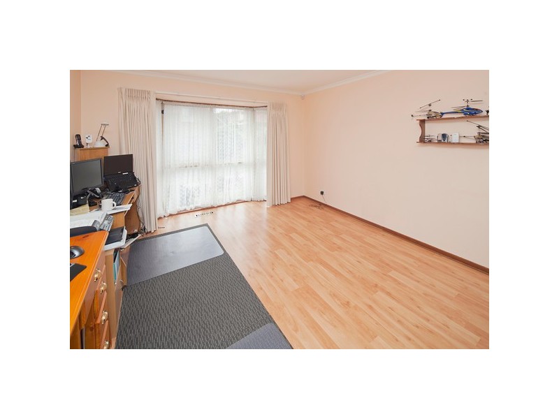 8 Conran Avenue, Endeavour Hills VIC 3802